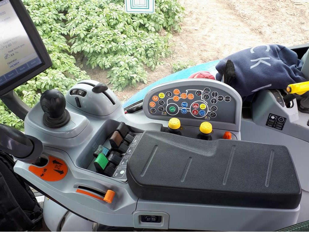 New Holland T7210 Auto Command GCB Agricultural Machinery